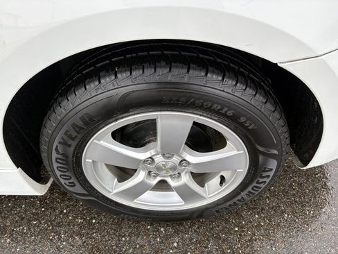 Used 2016 Chevrolet Cruze LT image 14