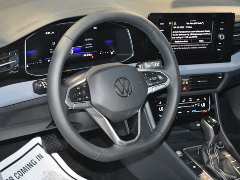 New 2026 Volkswagen Jetta SE image 2