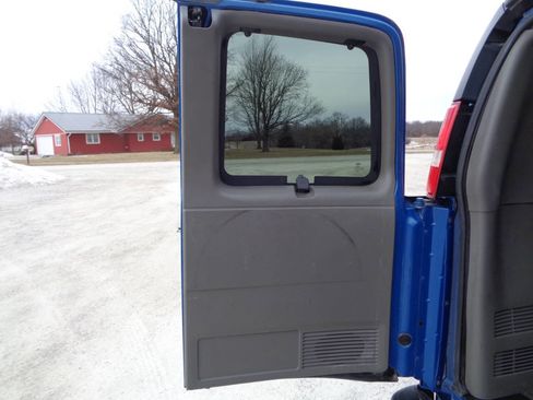 Used 2018 GMC Savana 3500 LT w/ LT Preferred Equipment Group image 47