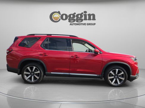 Used 2024 Honda Pilot Touring image 7