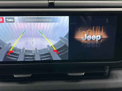 Used 2024 Jeep Wrangler Unlimited Rubicon 4xe image 21