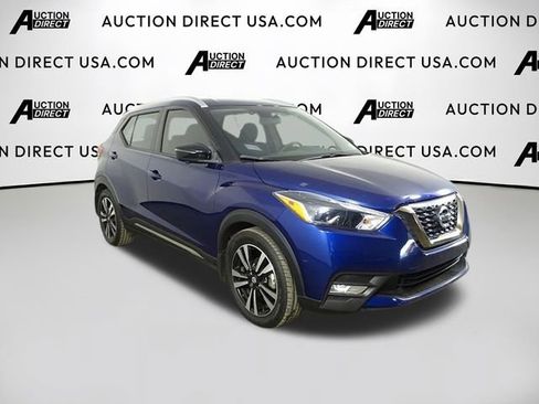 Used 2019 Nissan Kicks SR image 2