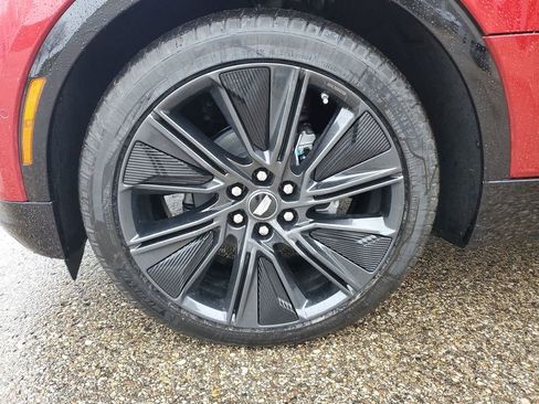 New 2025 Cadillac Lyriq Sport image 34