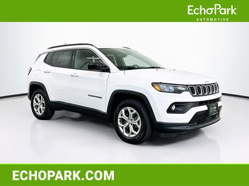 Used 2024 Jeep Compass Latitude AWD/4WD image 1