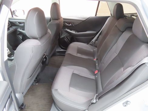 Used 2024 Subaru Outback Premium image 31