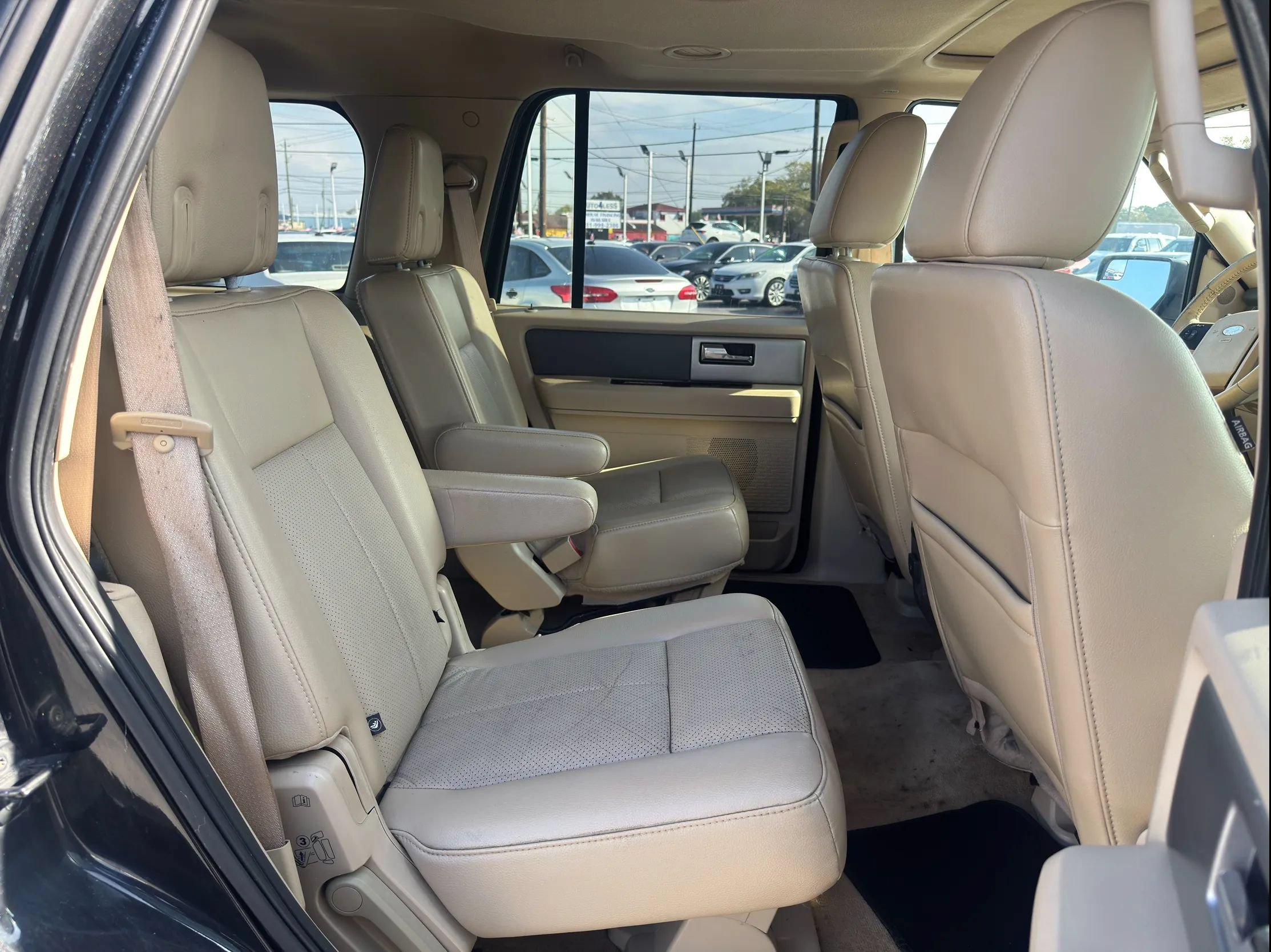 Used 2013 Ford Expedition 2WD image 11