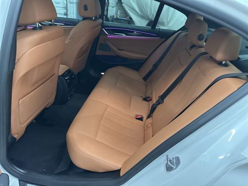 Used 2021 BMW 540i w/ Premium Package image 24