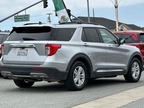 Used 2021 Ford Explorer XLT w/ Equipment Group 202A RWD image 3