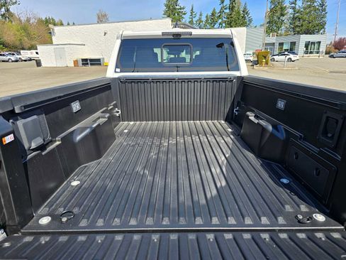 Used 2025 Toyota Tacoma TRD Off-Road w/ TRD Off Road Premium Package image 17