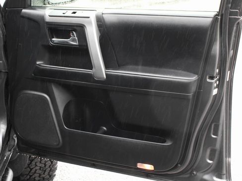 Used 2021 Toyota 4Runner SR5 image 39
