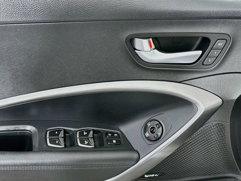 Used 2018 Hyundai Santa Fe Sport w/ 2.0T Ultimate Tech Package 05 AWD/4WD image 19