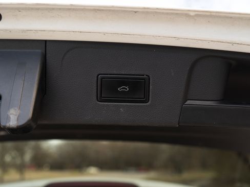 Used 2020 Volkswagen Atlas SE image 42