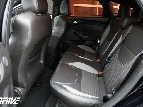 Used 2018 Ford Focus ST w/ Equipment Group 401A image 32