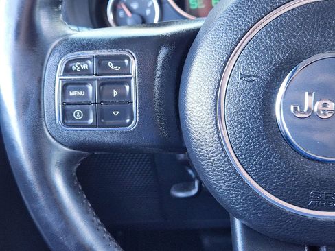 Used 2016 Jeep Wrangler Unlimited Rubicon w/ Connectivity Group image 18