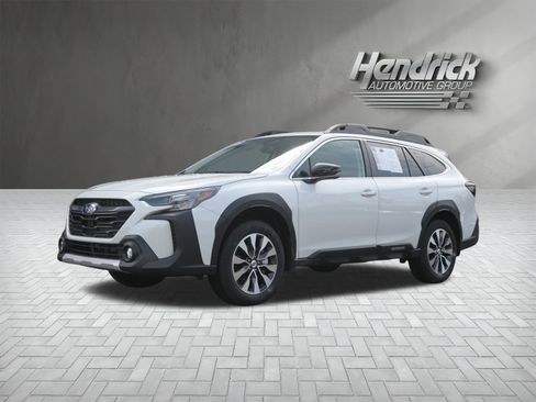 Certified 2025 Subaru Outback Limited image 5