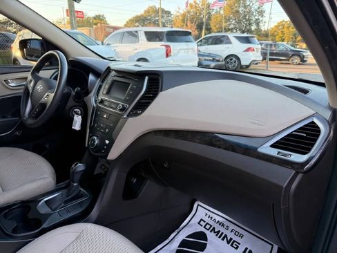 Used 2018 Hyundai Santa Fe Sport image 13