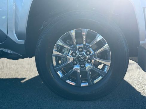 Used 2024 Toyota Tacoma Limited image 9