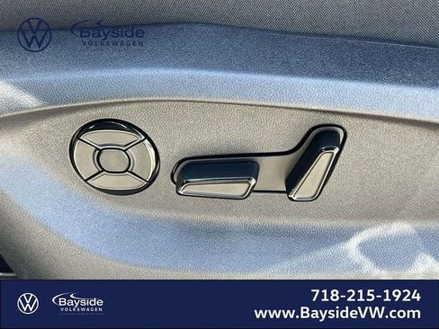 New 2026 Volkswagen Tiguan SE R-Line image 19