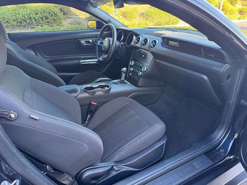 Used 2021 Ford Mustang Coupe RWD image 9