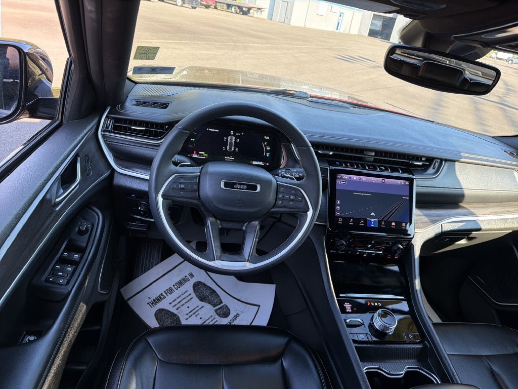 Used 2024 Jeep Grand Cherokee Limited 4xe AWD/4WD image 15