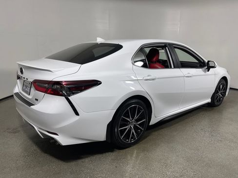 Used 2024 Toyota Camry SE w/ Blackout Package (TMS) FWD image 3