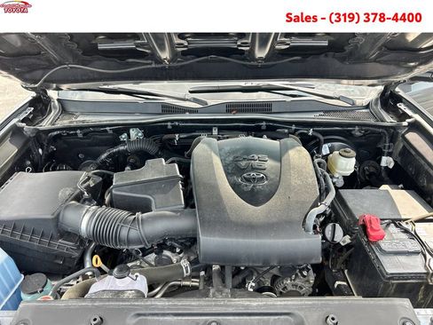 Certified 2022 Toyota Tacoma TRD Sport w/ TRD Premium Sport Package AWD/4WD image 21