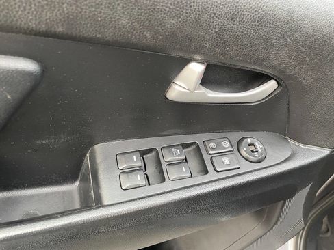 Used 2014 Kia Sportage LX image 11