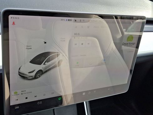 Used 2020 Tesla Model Y Performance image 17