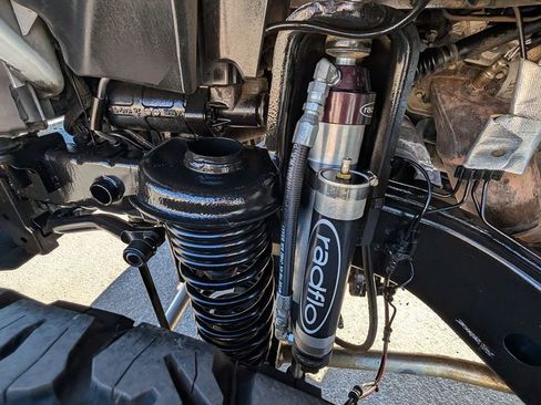 Used 2015 Jeep Wrangler Unlimited Rubicon image 40