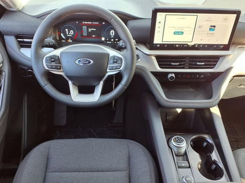 New 2026 Ford Explorer Active RWD image 5