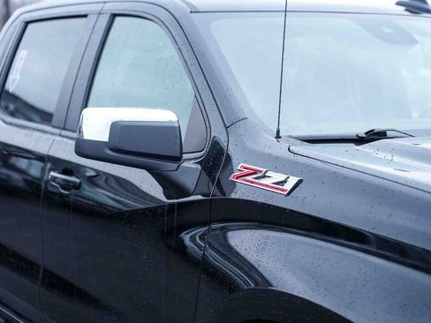 Used 2023 Chevrolet Silverado 1500 LT w/ Z71 Off-Road Package image 9