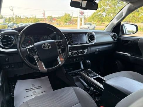Certified 2020 Toyota Tacoma SR5 AWD/4WD image 7
