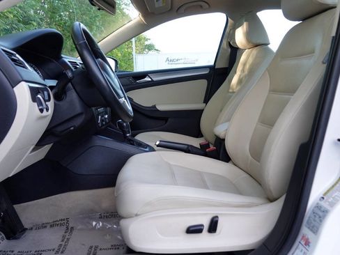 Used 2013 Volkswagen Jetta TDI FWD image 5