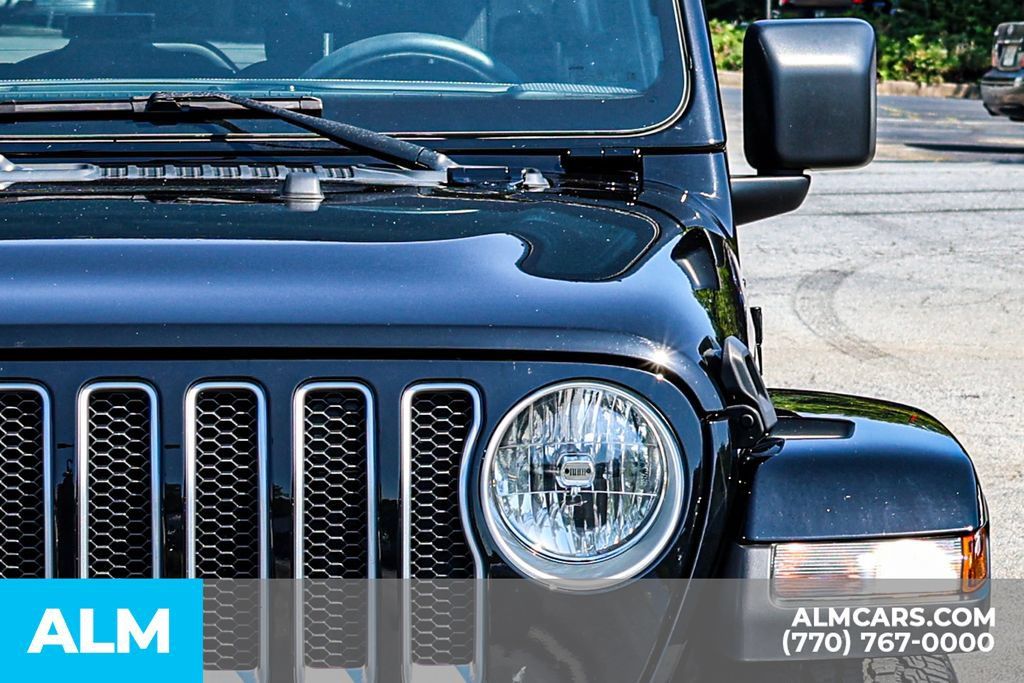 Used 2023 Jeep Wrangler Unlimited Sahara w/ Cold Weather Group AWD/4WD image 14