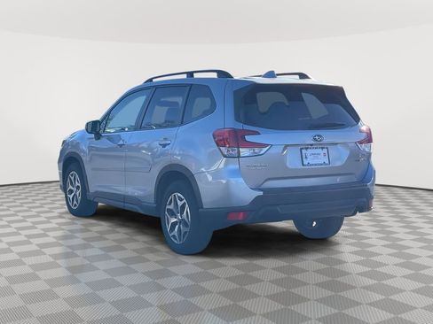 Used 2019 Subaru Forester Premium w/ All-Weather Package image 5