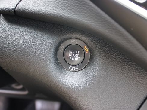 Used 2019 Jeep Cherokee Limited w/ Luxury Group AWD/4WD image 20