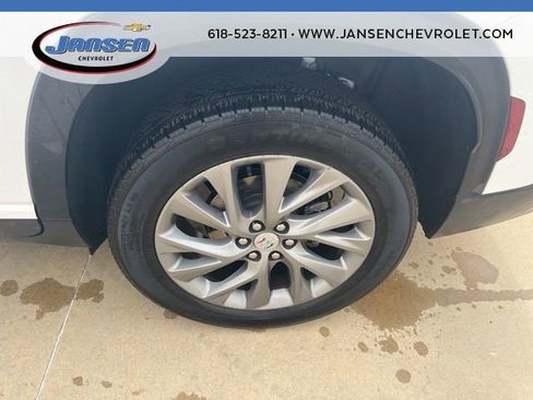 Used 2025 Buick Enclave Preferred FWD image 8