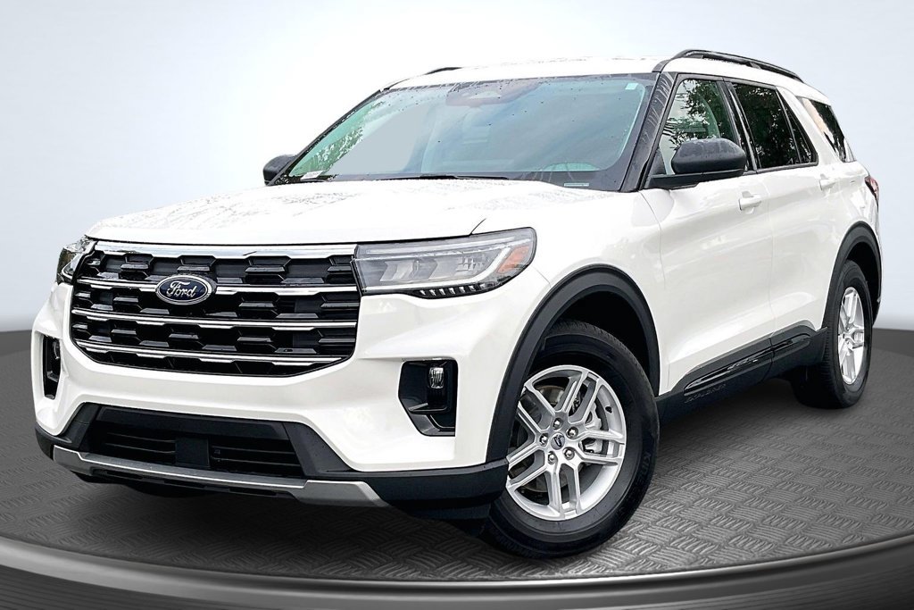 Used 2026 Ford Explorer Active w/ Active Comfort Package RWD image 3