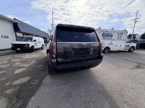 Used 2015 Cadillac Escalade Premium image 14