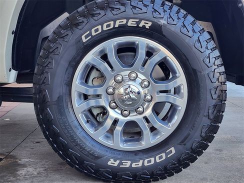 Used 2018 RAM 2500 Laramie w/ Off Road Package image 4