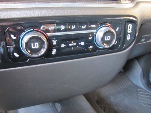 Used 2024 Chevrolet Silverado 2500 LT AWD/4WD image 45