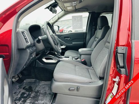 Used 2022 Nissan Frontier SV image 3