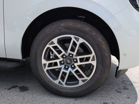 New 2025 Ford Expedition Max Active image 10