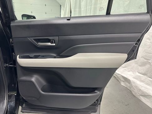 Used 2025 Toyota Grand Highlander AWD image 53