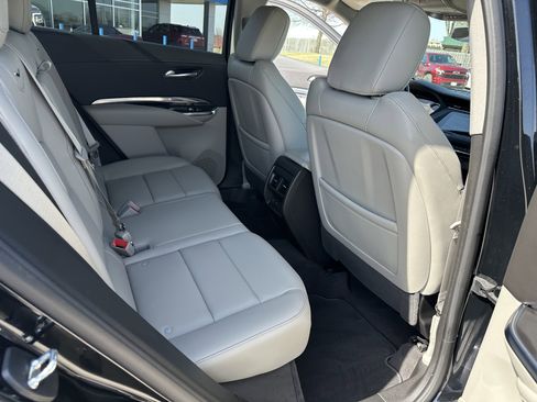 Used 2020 Cadillac XT4 Luxury w/ Cold Weather Package image 28