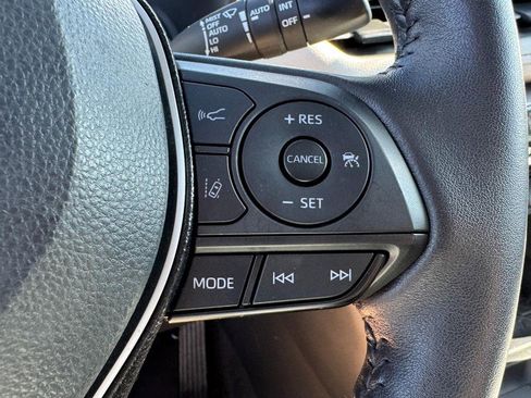 Used 2021 Toyota RAV4 XLE w/ Convenience Package image 17