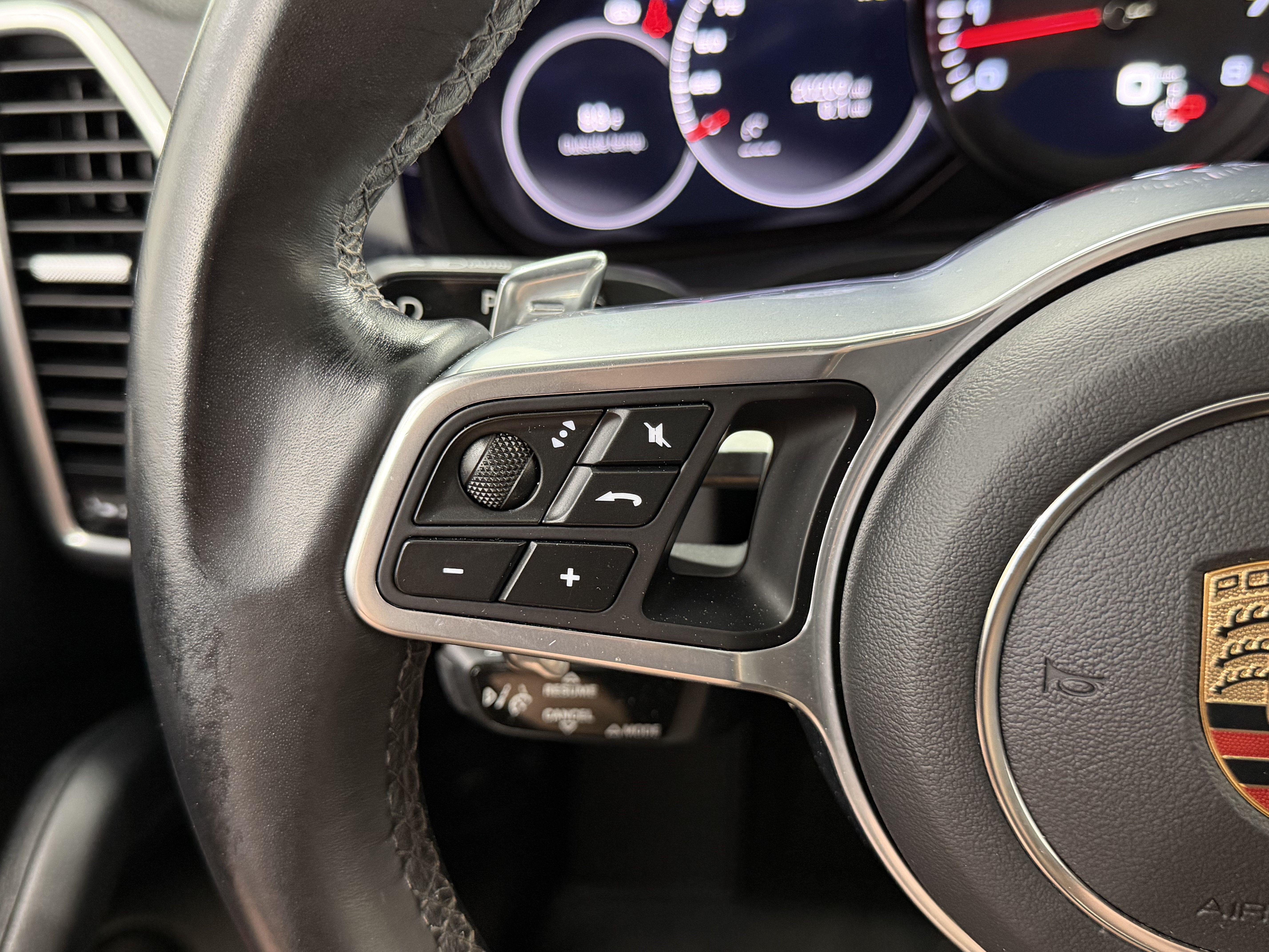 Certified 2023 Porsche Cayenne w/ Premium Package AWD/4WD image 47