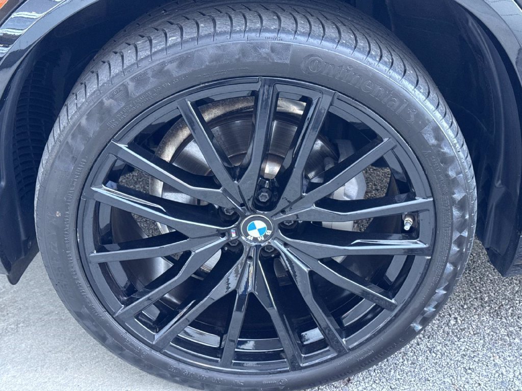 Used 2023 BMW X5 xDrive40i w/ M Sport Package AWD/4WD image 11