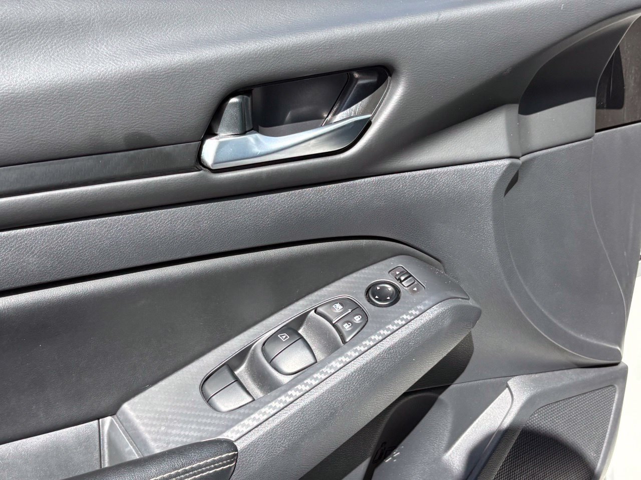 Certified 2025 Nissan Altima 2.5 SV AWD/4WD image 18