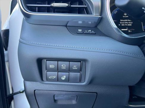 Certified 2025 Toyota Highlander Limited image 24